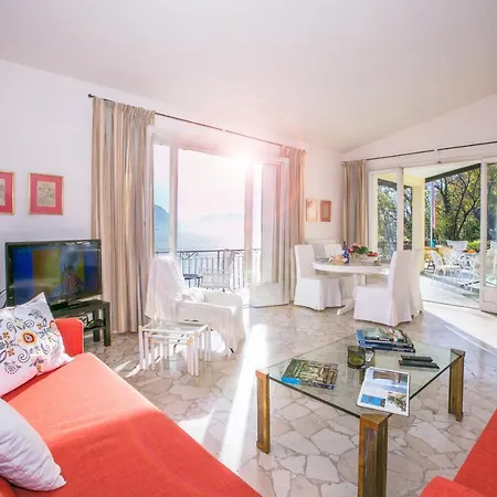 Villa San Siro Sleeps 8 San Siro (Lombardy)